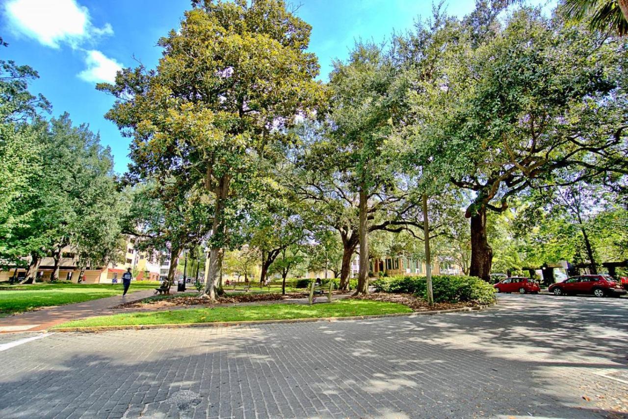 Comfy Carriage House Steps From The River Savannah Exterior foto